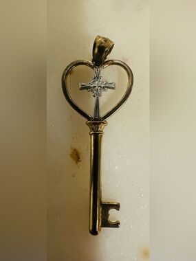 VINTAGE PENDANT  .925 sterling with gold overlay  Beautiful classic